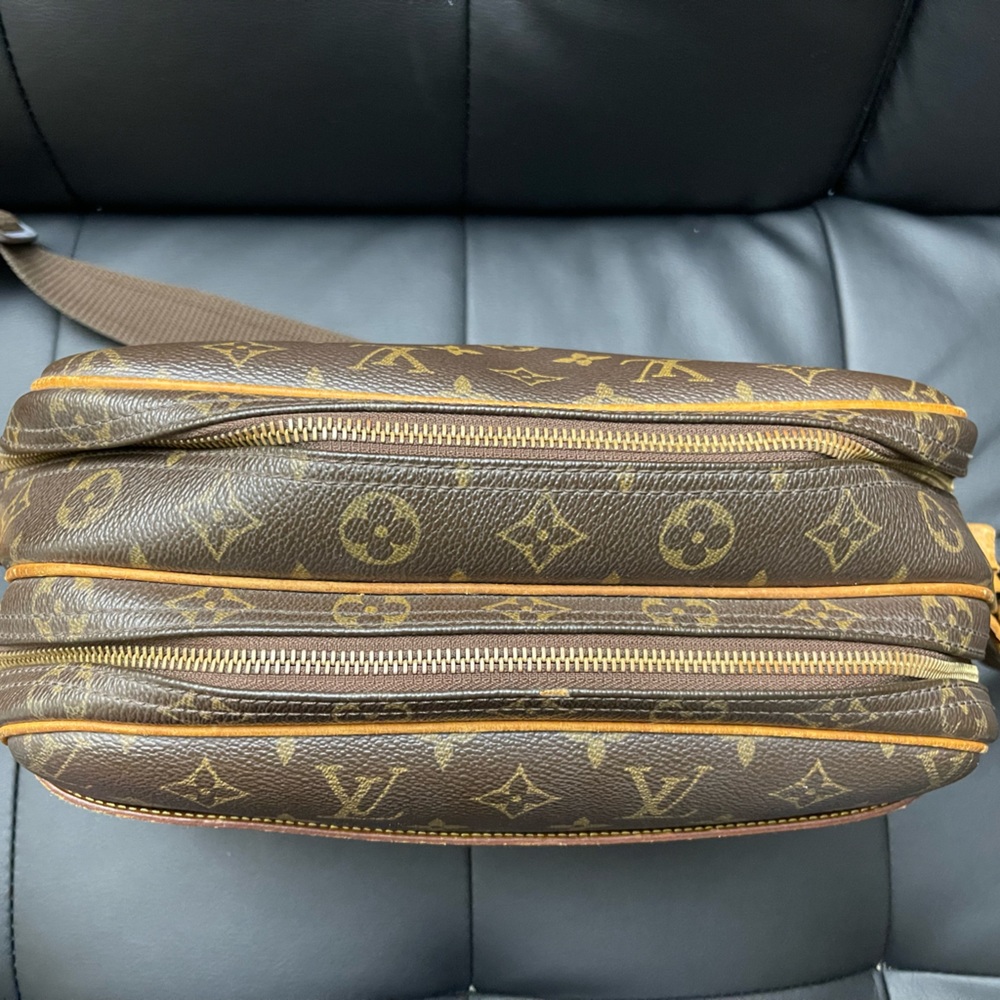 Louis Vuitton Reporter Monogram PM Canvas Crossbody Bag - Picture 4 of 16